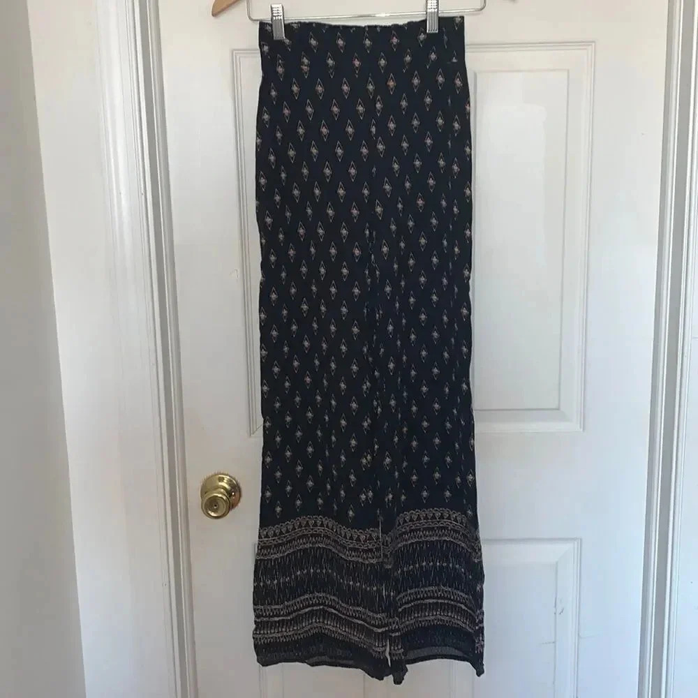 Mudd lightweight wide leg pants